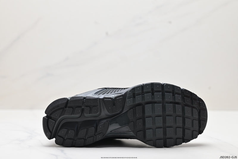 Nike Zoom Vomero 5 "Triple Black"