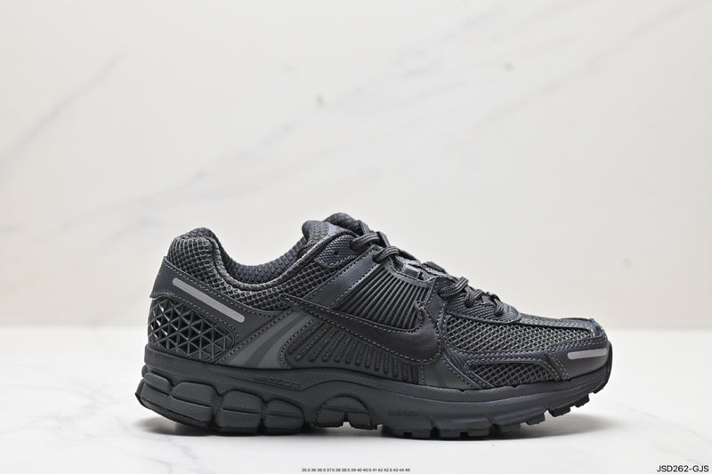 Nike Zoom Vomero 5 "Triple Black"