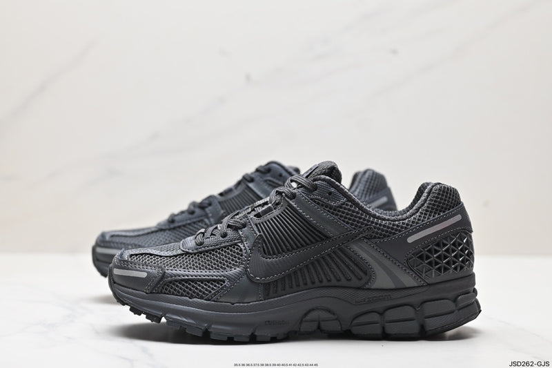 Nike Zoom Vomero 5 "Triple Black"