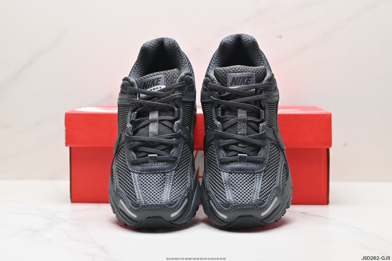 Nike Zoom Vomero 5 "Triple Black"