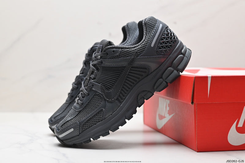 Nike Zoom Vomero 5 "Triple Black"